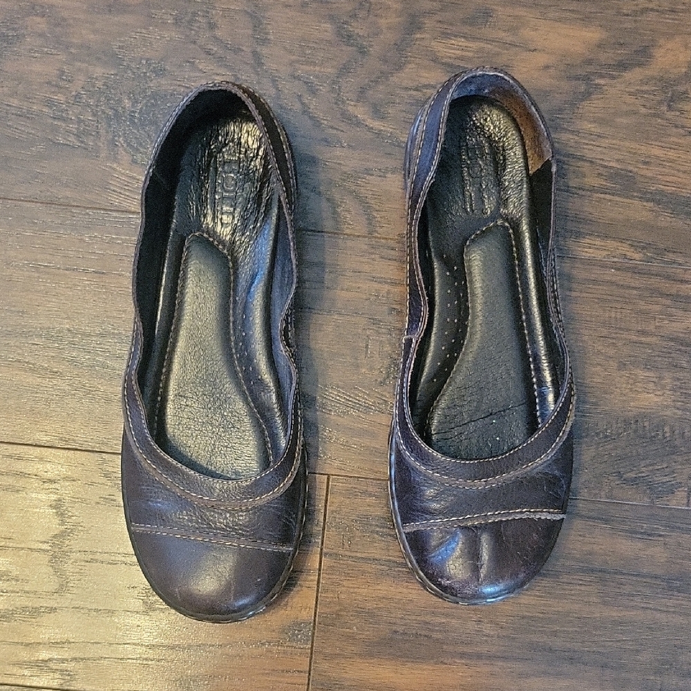 Women's Brown Leather Flats